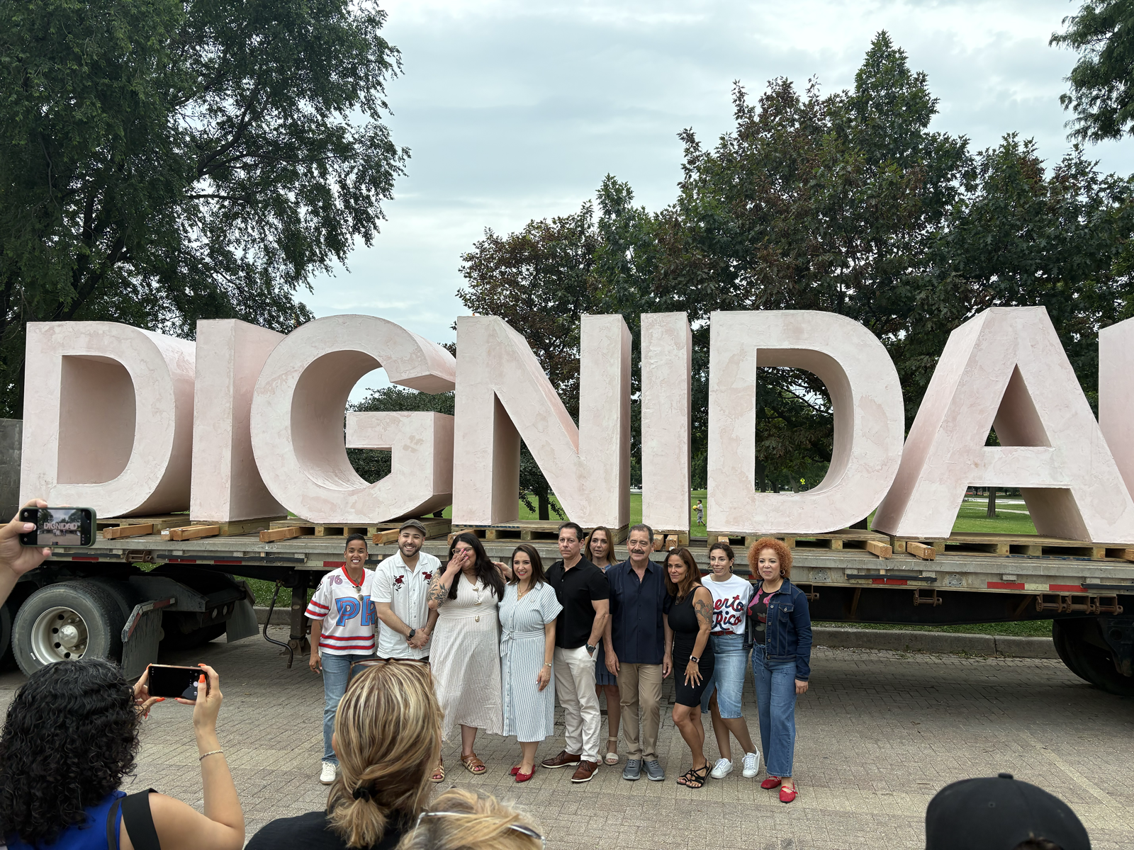 Elected officials and DIGNIDAD